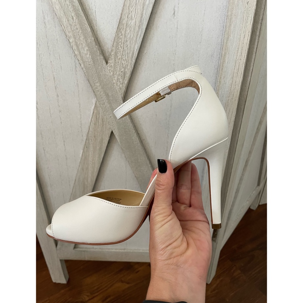 Michael by Michael Kors Cambria Leather Sandal in Optic White